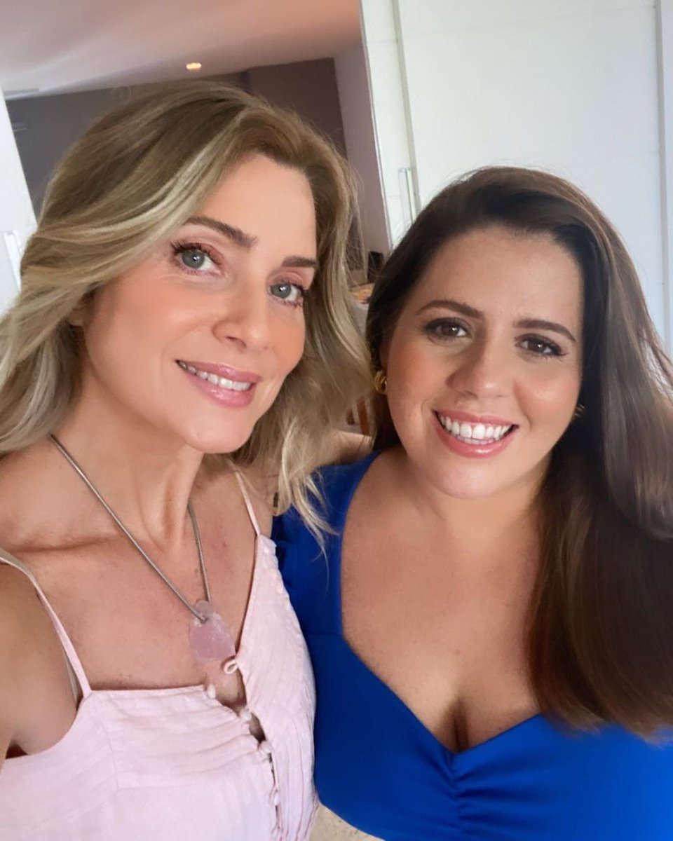 leticiaspiller's tweet image. Sextou no job com a querida @tati 💙💫 Falamos de hábitos saudáveis, rotina, alimentação e outras cositas mas !! Amei te conhecer!!