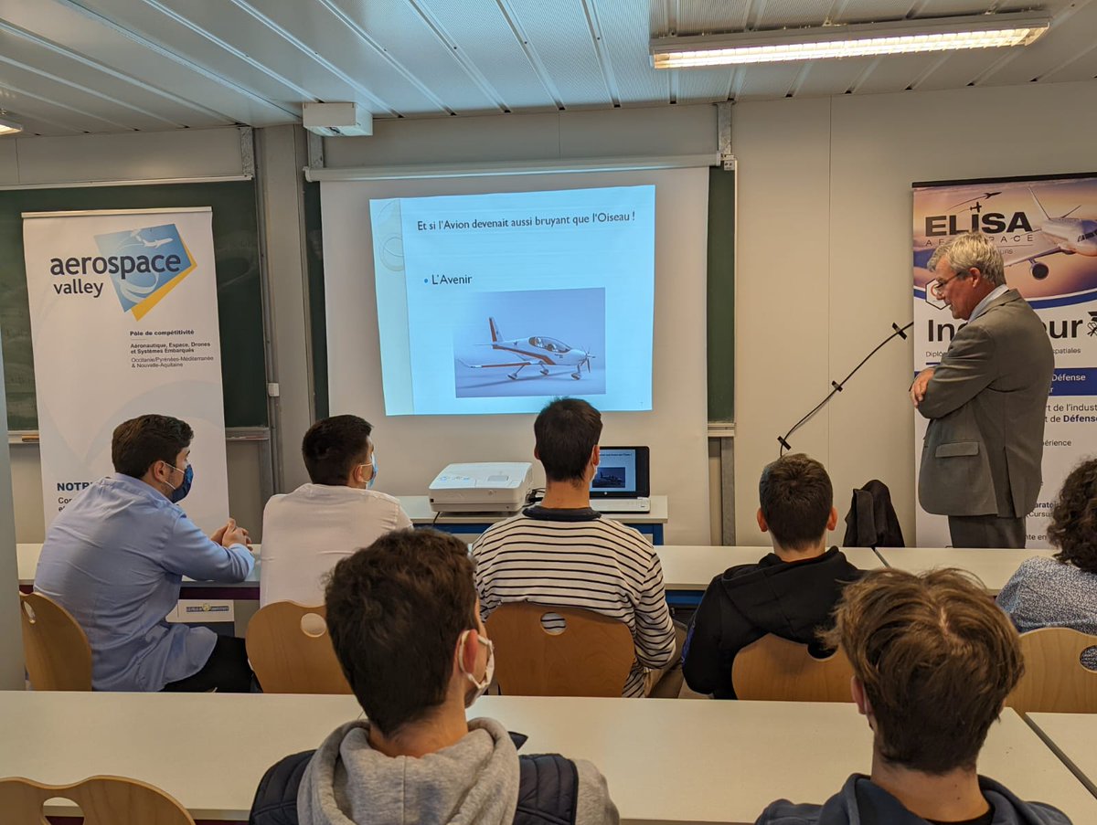 Hackathon_MAELE's tweet photo. [En direct de … Bordeaux] TOP DEPART ! 
Ouverture de l’événement par @ELISAerospace &amp; @AerospaceValley ! 
Les participants sont prêts à travailler pendant 24h sur les challenges Maele ! 

Construire ensemble l’avenir de la #mobilité aérienne légère verte &amp; #durable ! https://t.co/5hyxa2rDWu