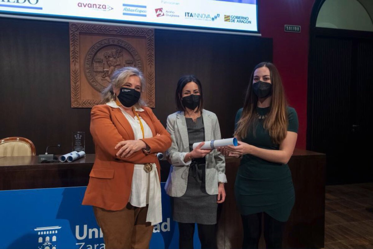 bionanosurf's tweet photo. And we finish this fantastic week for our group with another great achievement: @ElenaAtBl and @Isbel_Franco’ @BacterfieldGame was the runner-up in the @milenioheraldo annual prize, in the science communication category! Well done!!! https://t.co/f6RGRXV5E8