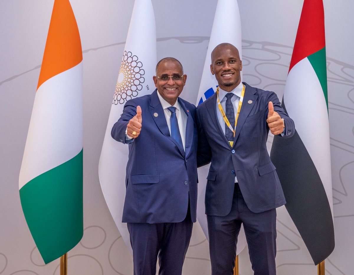 ACHIPatrick4's tweet image. A l'@expo2020dubai la Côte d’Ivoire est à l’honneur !
Face au Monde, nous avons célébré notre Histoire, nos richesses naturelles &amp;amp; humaines, nos artistes &amp;amp; sportifs, notre développement &amp;amp; notre avenir !
Merci pour tout chers @didierdrogba &amp;amp; @asalfomagic !
#Dubai #Ensemble 🇨🇮🇨🇮🇨🇮