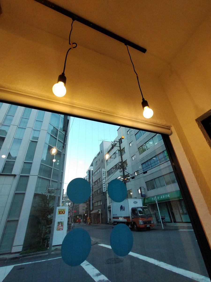 kTWOYUGlhgx9isy's tweet photo. #SHiTEN
#コーヒー
ちばパル…
久しぶり?!🙄に
SHI-TENさんへ☕
昨日…お初の猿田彦さんてアイスコーヒー飲んだんだけど…
やっぱり!
こちらのコーヒーが飲みたくなって〜🤗
そしたら、新しい豆が入ってて🙂
ウン❢
ヨキヨキ❢
落ち着く空間…ε-(´∀`*)ホッ https://t.co/adXsQmDCt5