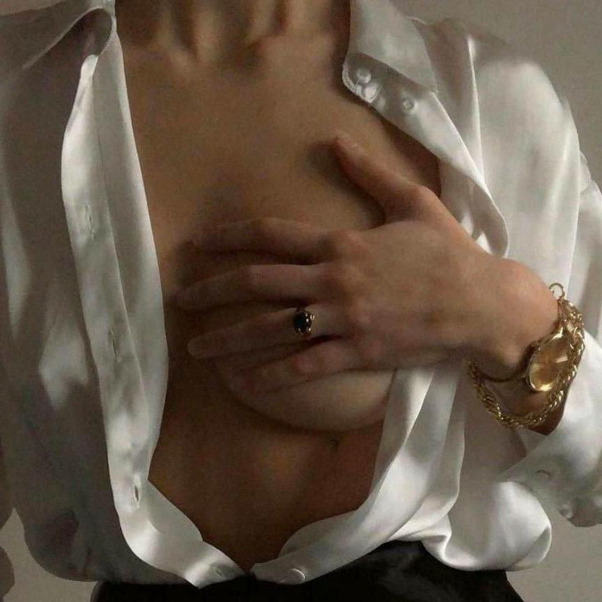 vgentjones's tweet photo. No, she doesn't think she'll dress up more today.~ https://t.co/zQj1S59AwX