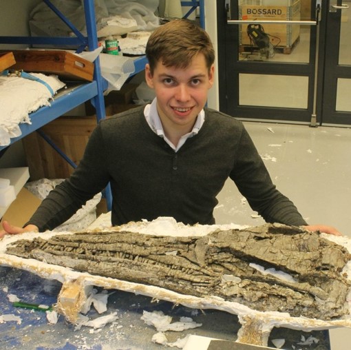 🎉Сотрудники Ундоровского палеонтологического музея им С.Е. Бирюкова поздравляют Николая Геннадьевича Зверькова с успешной защитой кандидатской диссертации на соискание учёной степени кандидата геолого-минералогических наук⛏!