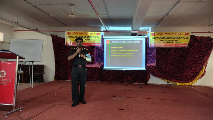 KhushhalRamban's tweet photo. A Motivational and Awareness Lecture on the theme #JoinIndianArmy was conducted by #ArmyRecruitingOffice, Calicut at St Mary's College for Cadets of 5 NCC Batallion, Wayanad, Kerala. Approximately 300 cadets attended the event. https://t.co/4iU2fwueU8