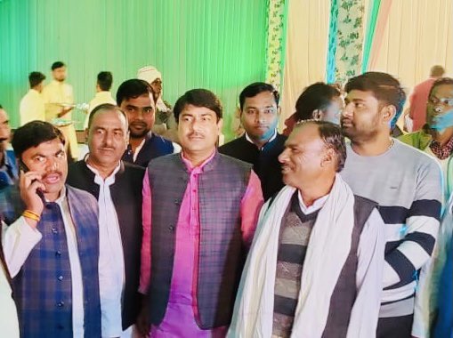 श्री सुरेश यादव जी,पार्टी के विधानसभा अध्यक्ष के सुपुत्र के शुभ तिलकोत्सव कार्यक्रम में.
#मोहम्मदी