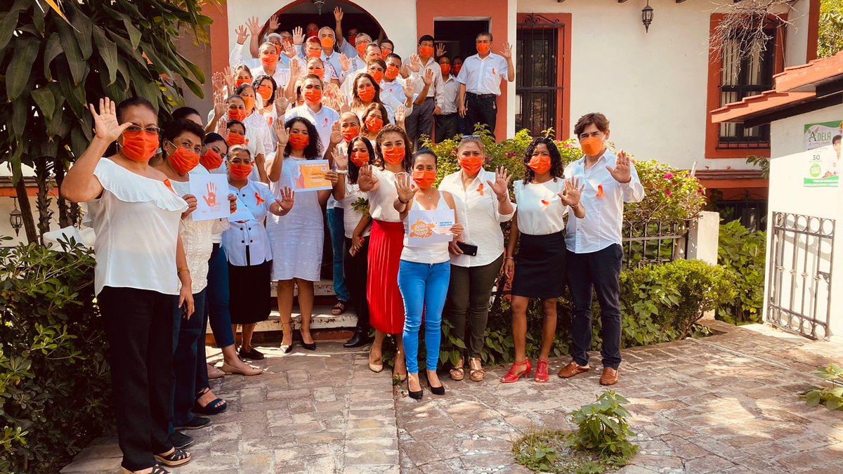 FORTAMUN_GRO's tweet photo. La Titular de la  Coordinación General de Fortalecimiento Municipal, la Mtra. Anabel Balbuena Lara y todo el personal conmemoran el “Día Internacional de la Eliminación de la Violencia contra las Mujeres y niñas, hoy y todos los días es para actuar y generar conciencia. https://t.co/G2GDuSfHkh