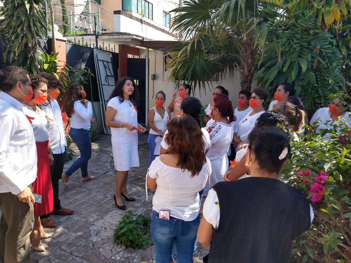 FORTAMUN_GRO's tweet photo. La Titular de la  Coordinación General de Fortalecimiento Municipal, la Mtra. Anabel Balbuena Lara y todo el personal conmemoran el “Día Internacional de la Eliminación de la Violencia contra las Mujeres y niñas, hoy y todos los días es para actuar y generar conciencia. https://t.co/G2GDuSfHkh