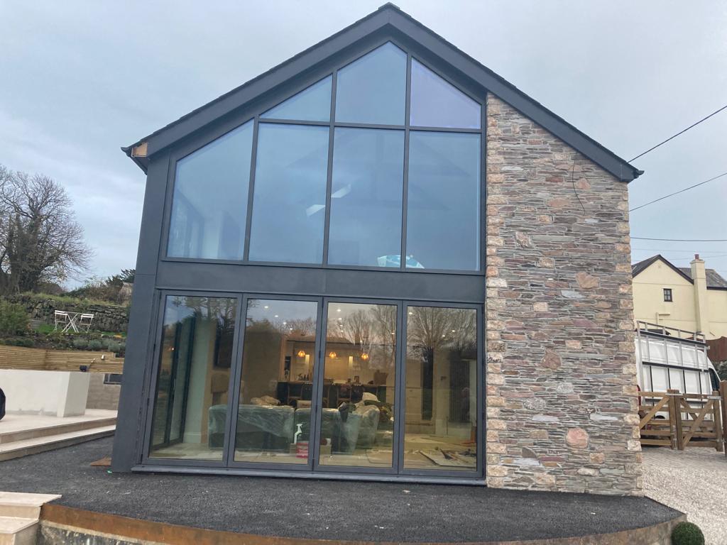 NordicInstall's tweet photo. Here are a few images from two residential projects we are working on. Both feature unique curtain walling screens, not just for commercial use. We would always recommend using a specialist firm who have the technical experience!
.
📍#wembury
📍#braunton
.
#aluminium https://t.co/c00qQMD5fv