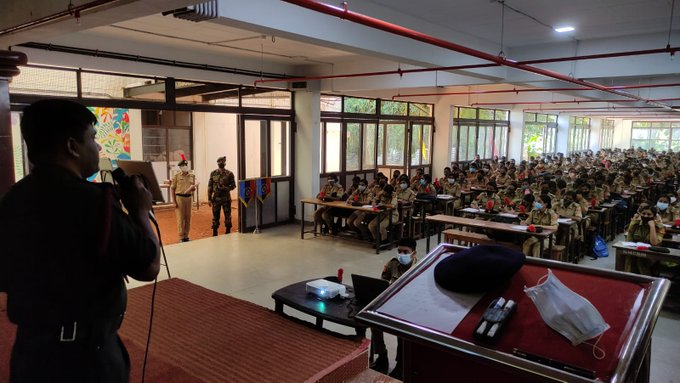 KhushhalRamban's tweet photo. A Motivational and Awareness Lecture on the theme #JoinIndianArmy was conducted by #ArmyRecruitingOffice, Calicut at St Mary's College for Cadets of 5 NCC Batallion, Wayanad, Kerala. Approximately 300 cadets attended the event. https://t.co/4iU2fwueU8