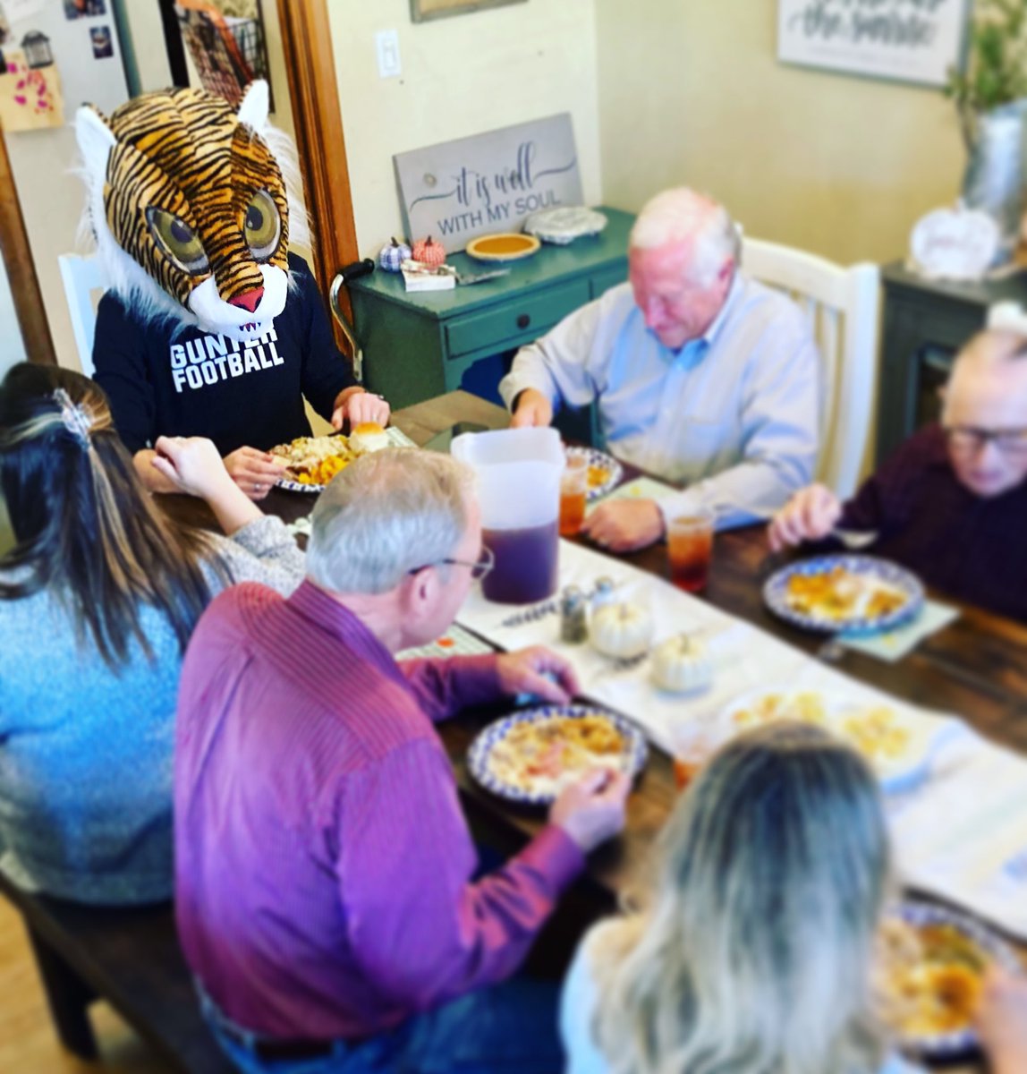 ramblingroyGT's tweet photo. Had a great Thanksgiving, now for some Gunter Tiger Football!!! 🦃 🐅 🏈 

If you can’t make it to the game listen to us on the internet. 

🏈 Gunter vs Dublin
🕢 Kickoff 2PM we’re on at 1:30
🎙 https://t.co/khREw1oYMp 
📻 Tune in
👂🏼 Listen in
🗣 Tell somebody

#Round3 #TPW https://t.co/GgCoDahsu4