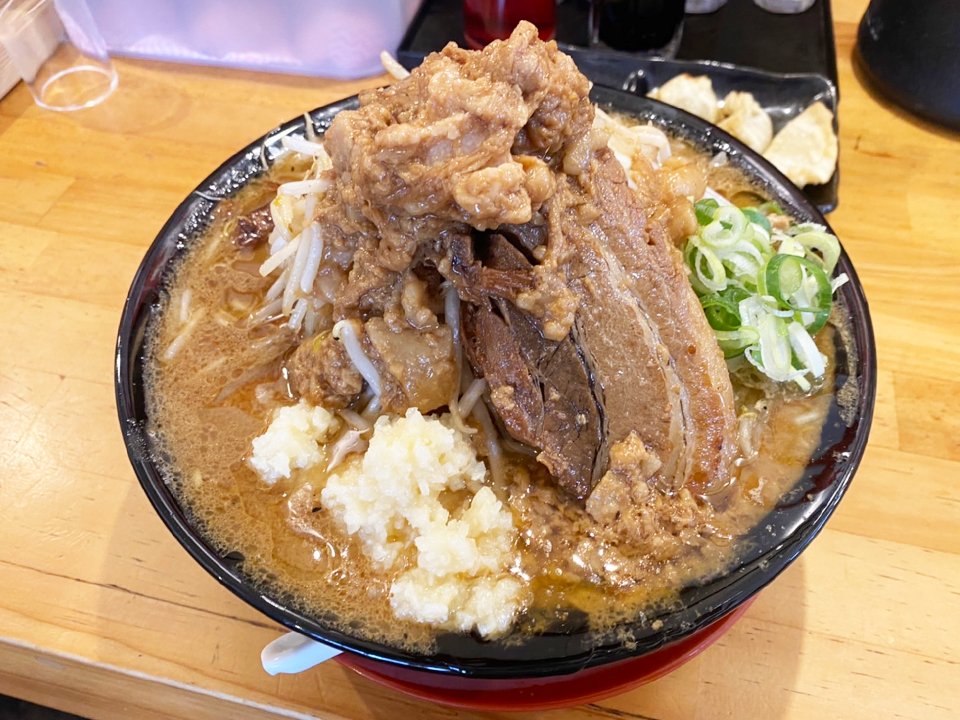 misonokanbe's tweet photo. 【おはしのはなし】

日本人は、箸に始まり、箸に終わる民族です。
生まれて間もなく、お食い初めでお箸を使い
それから幾度となく三度の食事にお箸を使い
葬儀ではお骨を箸で拾い上げます。
お供え物のご飯にはお箸を立てて供養をします。 https://t.co/PRDp0qyUAZ