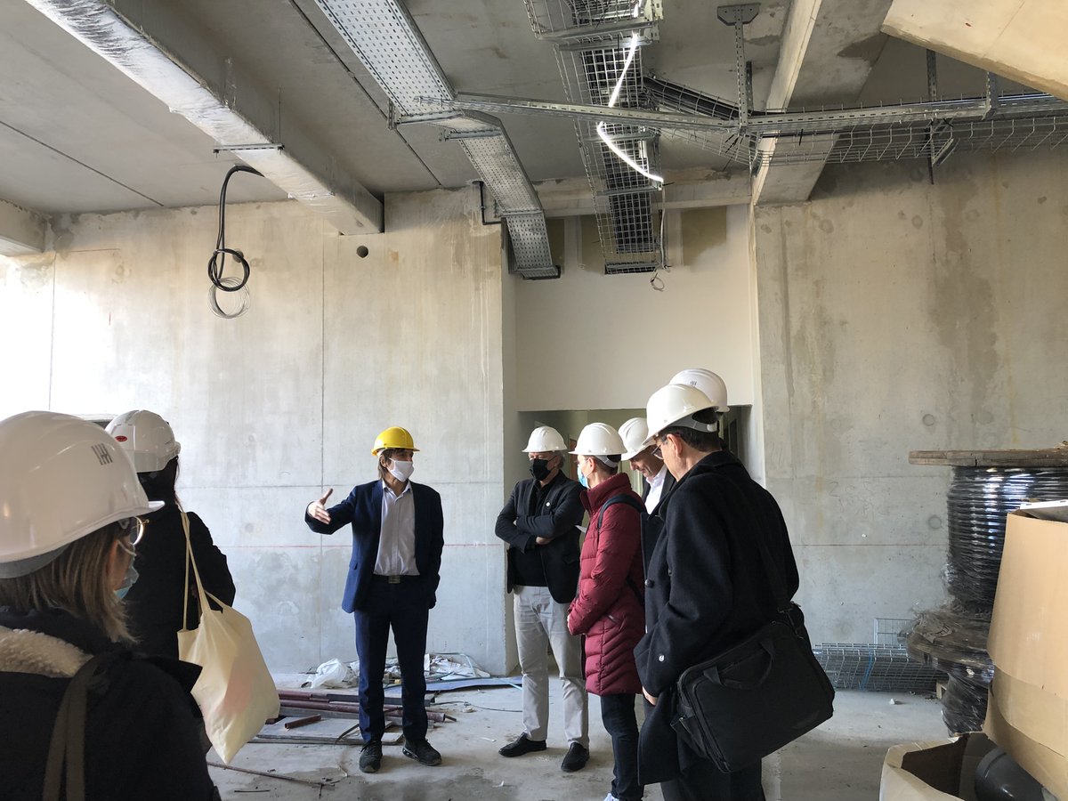 CNRS_COTEDAZUR's tweet photo. Visite  par @AlainSchuhl du futur bâtiment de l'Institut de Physique de Nice  dans la plaine du Var... Accompagner le laboratoire azuréen #INPHYNI @INP_CNRS  @Univ_CotedAzur dans ce futur écrin Hightech propice aux recherches sur la physique !

@AureliePhilipp8 @brisswalter https://t.co/Gdw5BM2XY4