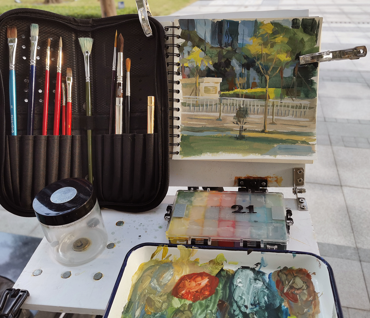 Norlicthemanul's tweet photo. Go out to do plein air paint today #pleinair  #painting #sketch #gouache https://t.co/jl6S6wW67m