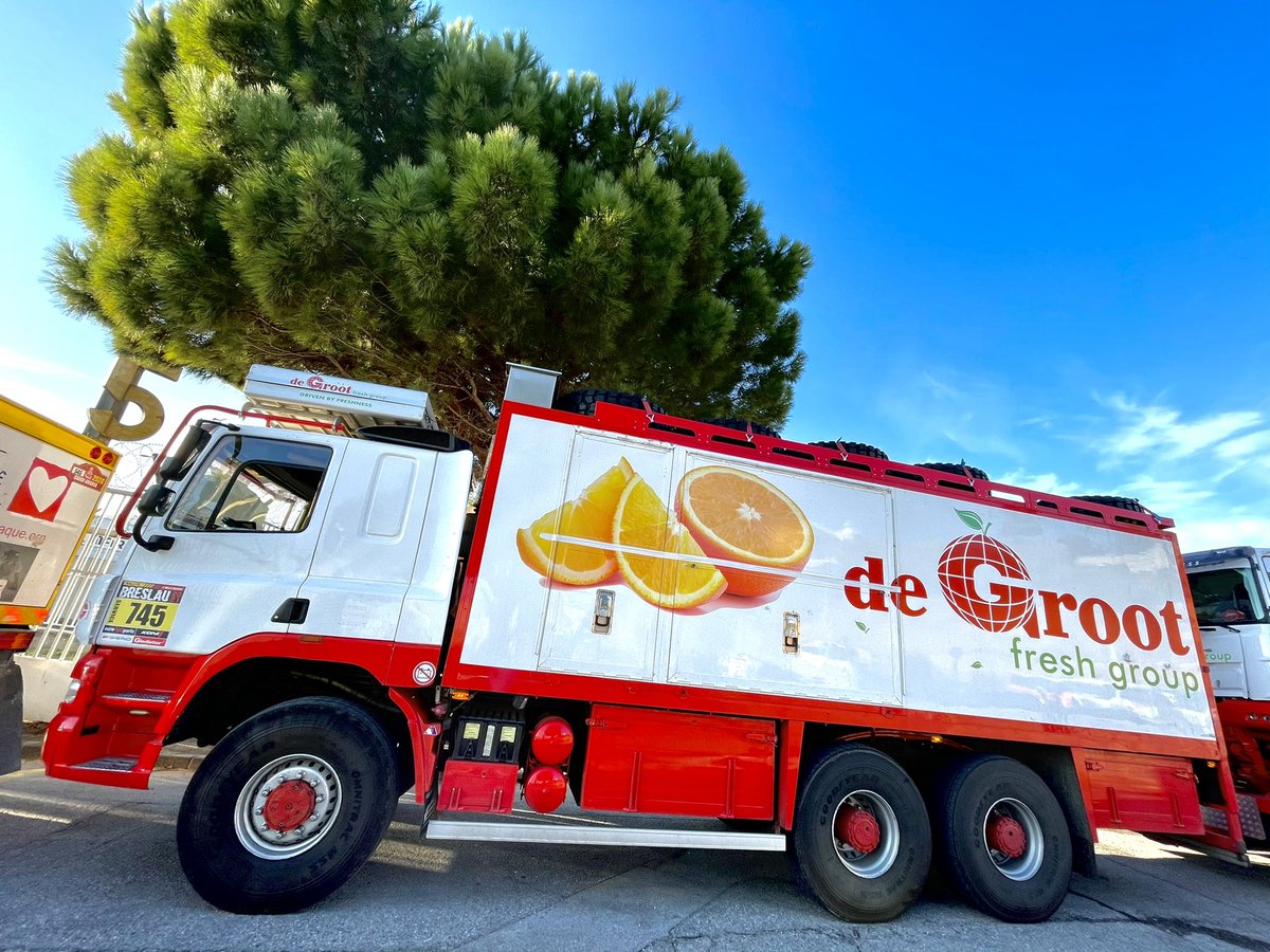 fabpress's tweet image. Arrivée du Team #degroot The Fresh Group 🍌🍊 by @fabpress
