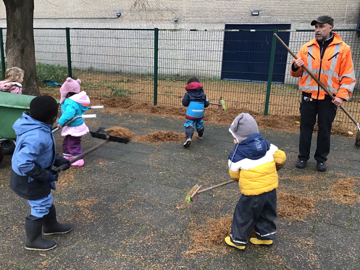 BSNJSV's tweet photo. It’s windy. It’s raining. The leaves are blowing everywhere. As always, #JSVFS1 #JSVF1 are happy to lend a hand, taking ownership over our school grounds. https://t.co/EdPSAHIs6R