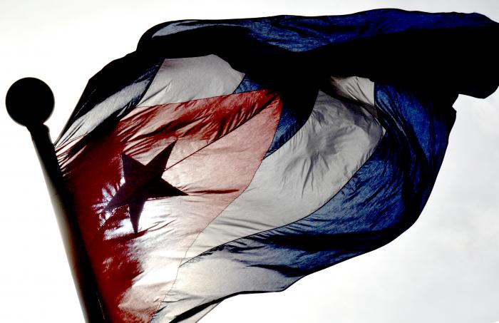 #CubaVive Porque tenemos socialismo, memoria, amor, arrojo, inteligencia, ciencia, determinación, sueños, convicciones y utopías.
<a href="/BetsyDazVelzqu2/">Betsy Díaz Velázquez</a> <a href="/MincinCuba/">Comercio Cuba</a>