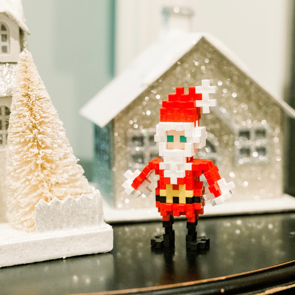 PlusPlusUSA's tweet photo. He's making his list and checking it twice! Just one month until your little ones check their stockings for Plus-Plus! What set are they hoping for most? 

We may even grant some Christmas wishes! 🎄

#plusplususa #plusplustoy #christmastoy https://t.co/YY6BWQ7HpO