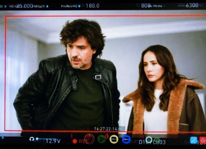 _miei__'s tweet photo. #yalancı 🖤 #burçinterzioğlu 🖤 #cemaltoktaş https://t.co/FvTVM3CFSg