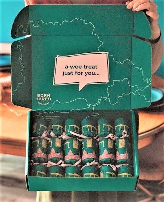 PanachePack's tweet image. Brand new mailing boxes created for @wearebornandbred_

I think we all can agree, they have turned out amazing!! 😍 ❤️ 
Make sure and be quick to purchase their craic'ers for your Christmas day!
sales@panachepackaging.com
.
.
.
 #giftpackaging #packaginginspiration