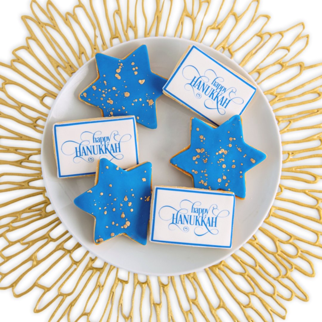 SweetEsBakeShop's tweet photo. It's not too late to get your kosher sweets for Hanukkah! Order today for your celebration! From cupcakes and cakesicles to cookies and more, we've got your treats!

https://t.co/0ocM3jjohi

#Hanukkah https://t.co/dAOaFvYTmP