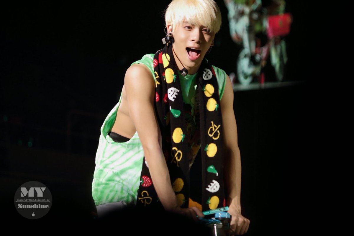 wordsbyjjong's tweet image. “It&apos;s different when you hear a track that is filled with the audience&apos;s voices.”

cr: cosmicsticks