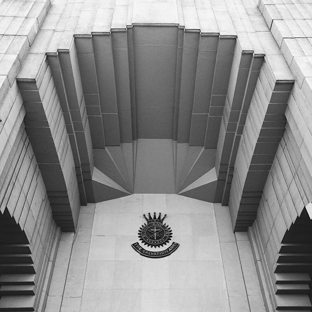 1929 “Ziggurat Moderne” entrance of the Salvation Army headquarters on 14th st in Manhattan by Ralph T. Walker. In 1928 Evangeline Booth, daughter Salvation Army founder William Booth, contracted Ralph T. Walker of architecture firm Voorhees, Gmelin & Walker. #ZigZagModerne