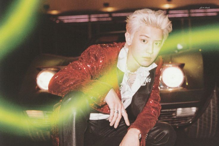 CCinEXO's tweet photo. happy birthday love! #HappyChanyeolDay https://t.co/hlOjNM5haq