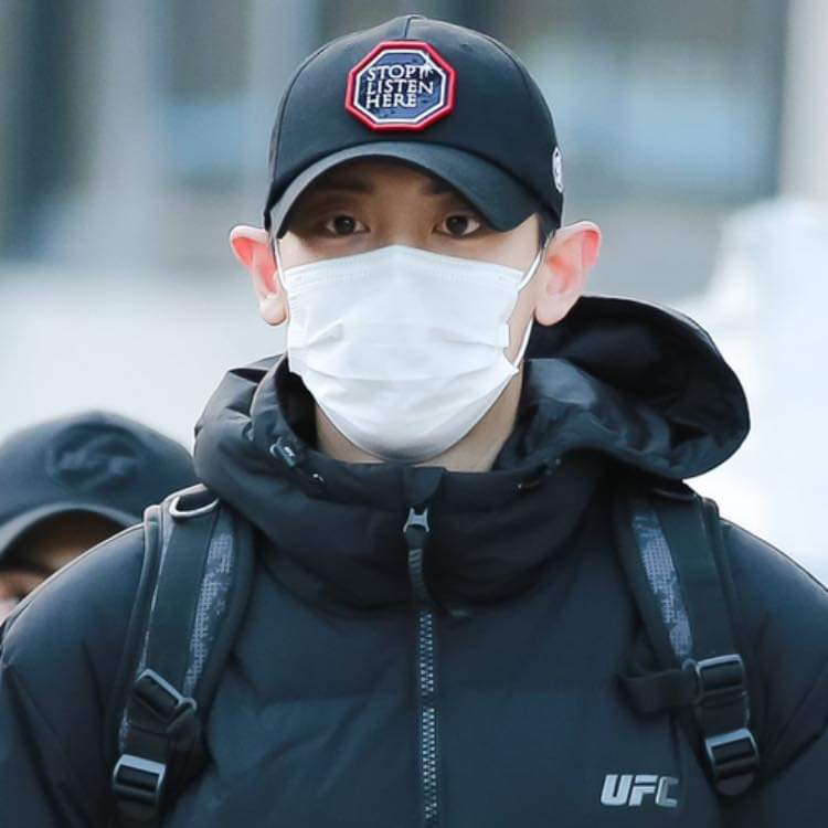 LOEYLATINFB's tweet photo. El momento que tanto hemos esperado ha llegado, hoy es el cumpleaños de nuestra persona favorita, de ese gigante hermoso que nos alegra el alma.
Feliz cumpleaños mi querido #CHANYEOL, te deseamos una vida llena de bendiciones,salud y felicidad para ti y tus seres queridos. https://t.co/iT5SfC0Fyy