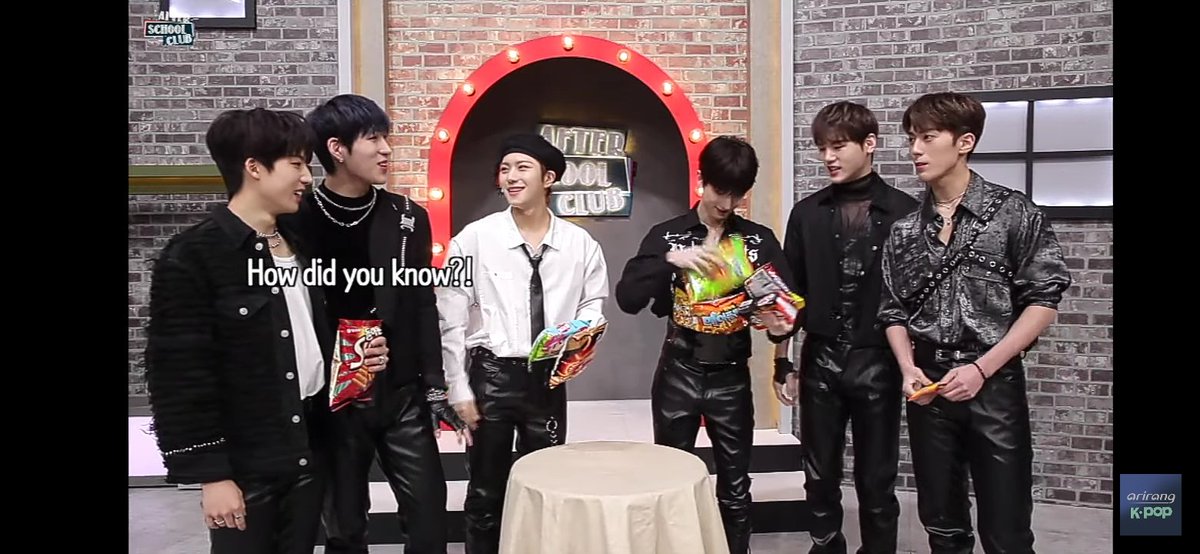 geonubboy's tweet photo. @arirang_ASC @JUSTB_Official i have a korean address ^_^
when dy was stacking up the snacks that they got and the members called him a kangaroo was so cute. it also amazes me that they managed to turn the able around and 'Baeapa' won!
#BehindASC #JUSTB_ASC https://t.co/Nx1Nwe6bhx