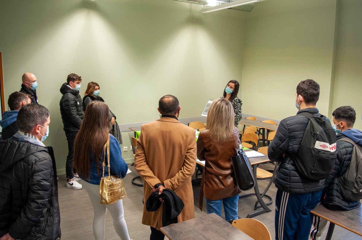 📸C'est parti pour la #JournéePortesOuvertes <a href="/IRUPOfficiel/">IRUP Officiel</a> !
Vous êtes déjà nombreux à vous être déplacés pour découvrir l'IRUP et parler #orientation, et ça continue jusqu'à 17h 🕔➡ Nos équipes vous attendent avec impatience sur le Campus Industriel😀