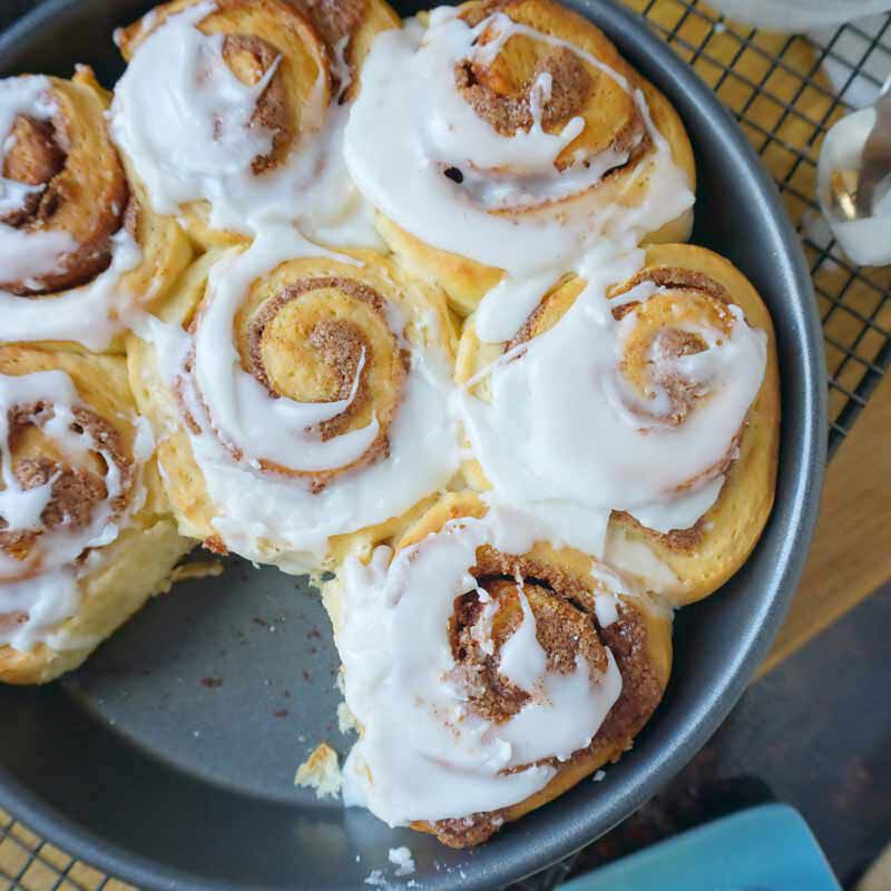 WiltonCakes's tweet photo. Wish we could share a batch of hese sweet-smelling homemade cinnamon rolls with you before your shopping today! Find the recipe here: https://t.co/OK9qzfKAfv #wiltoncakes https://t.co/QDvTFUBwDg