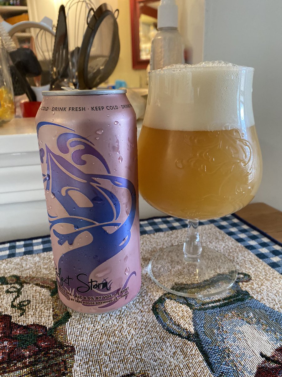 jefbiz's tweet image. Couple of my favorites from Thanksgiving!  Treehouse with the proper glassware.  

#treehouse #veryHazy #perfectStorm