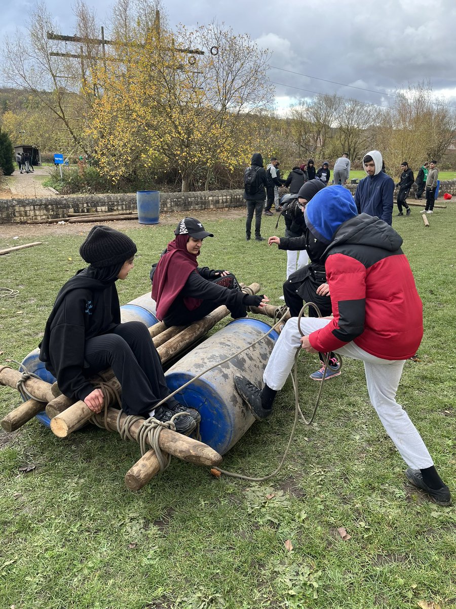 dixonsma_sci's tweet photo. Lots of team work from group 2 here at Kingswood today! Have a great time so far ☺️@dixonsma_2024 @DixonsMA https://t.co/emHIj7YSBb