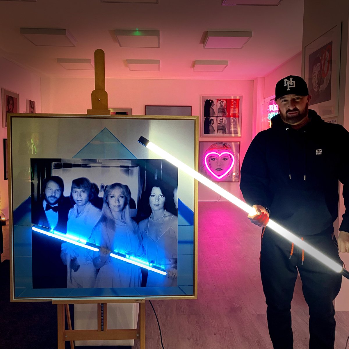 LouisSidoli's tweet photo. “La question c'est voulez-vous?” A brand new ABBA neon edition available in gallery now. 
#louissidoli #whitelightgallery #stratforduponavon #bellcourt #stratforward #iconic #popart #albumart #neon #neonart #neonartwork #neonartist #ABBA #abbavoyage #abbaofficial #voulezvous https://t.co/vvXeujaFRx
