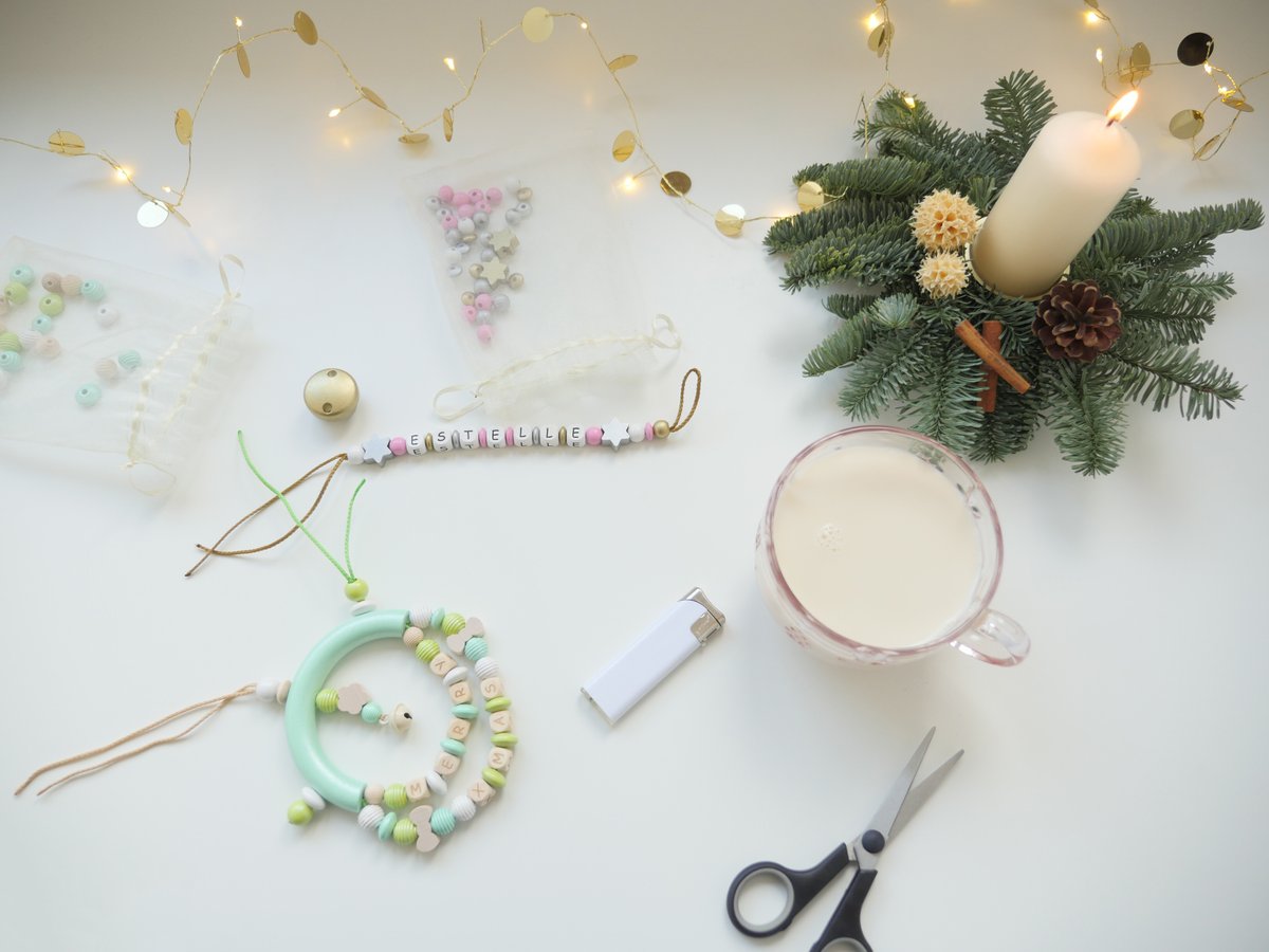 Schnulliketten's tweet photo. 😊🍵🕯️
✂️🧵 Unsere #Bastelanleitungen: https://t.co/zodgYEGk7d
✂️🧵 Our #craftinstructions: https://t.co/rPwvlioYI6
#schnullerkette #dummychain #pacifierchain #pacifierholder #schnullerhalter
#greifling #graspingring #greifring #touchring https://t.co/Hj7Rt8T4t7