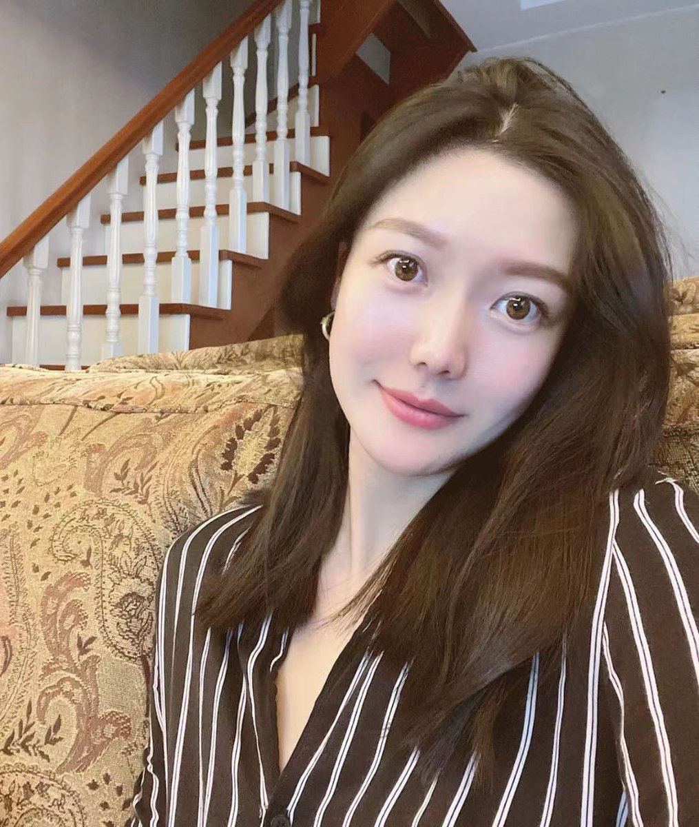 MengqiXin's tweet photo. Please take care of us when we meet for the first time. https://t.co/dNNGXZFCja