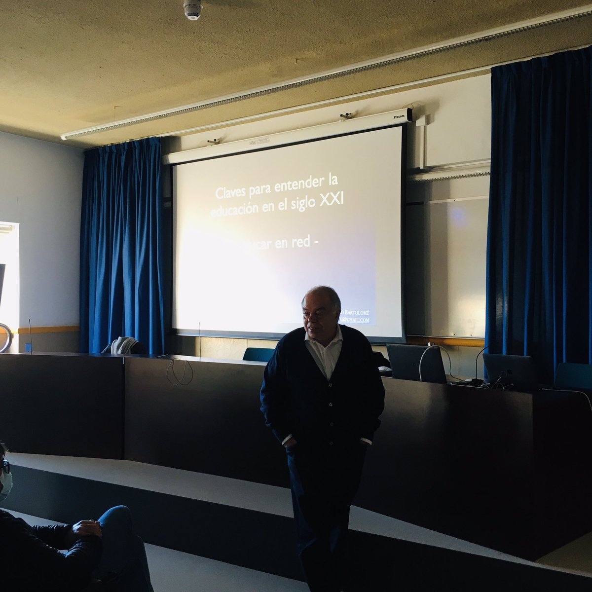 Els companys i companyes del <a href="/lmi_net/">LMI</a> ens hem colat a la darrera clase de <a href="/arbartolome/">Antonio Bartolome</a> a la <a href="/UniBarcelona/">Universitat de Barcelona</a>