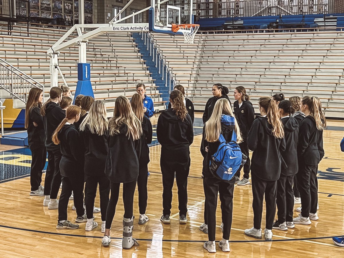 🚨🚨DAY OF GAME🚨🚨
Thankful we get to compete today‼️ 
JV 12 Varsity 1:30
@ Hamilton Southeastern
#WeAboveMe🤛🏻 #DoTheWork💪🏻 #GameDay🏀