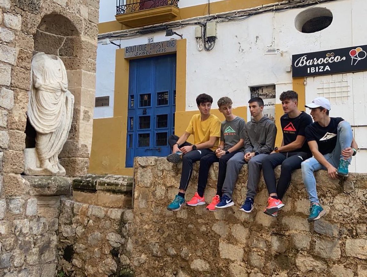 InfoMountain's tweet photo. 🔝⛰ Ja som a Eivissa! Moltes ganes de córrer la @3diasTrailIbiza i de compartir un cap de setmana amb tot l’equip #wildtrailproject! 🙌🏼❤️
#MountainRunnersDelBerguedà #escolatrailMRB #escolatrail #3DTI2021 #FEEC #WTP #niketrailrunning #niketrail https://t.co/dni6Sg5upy