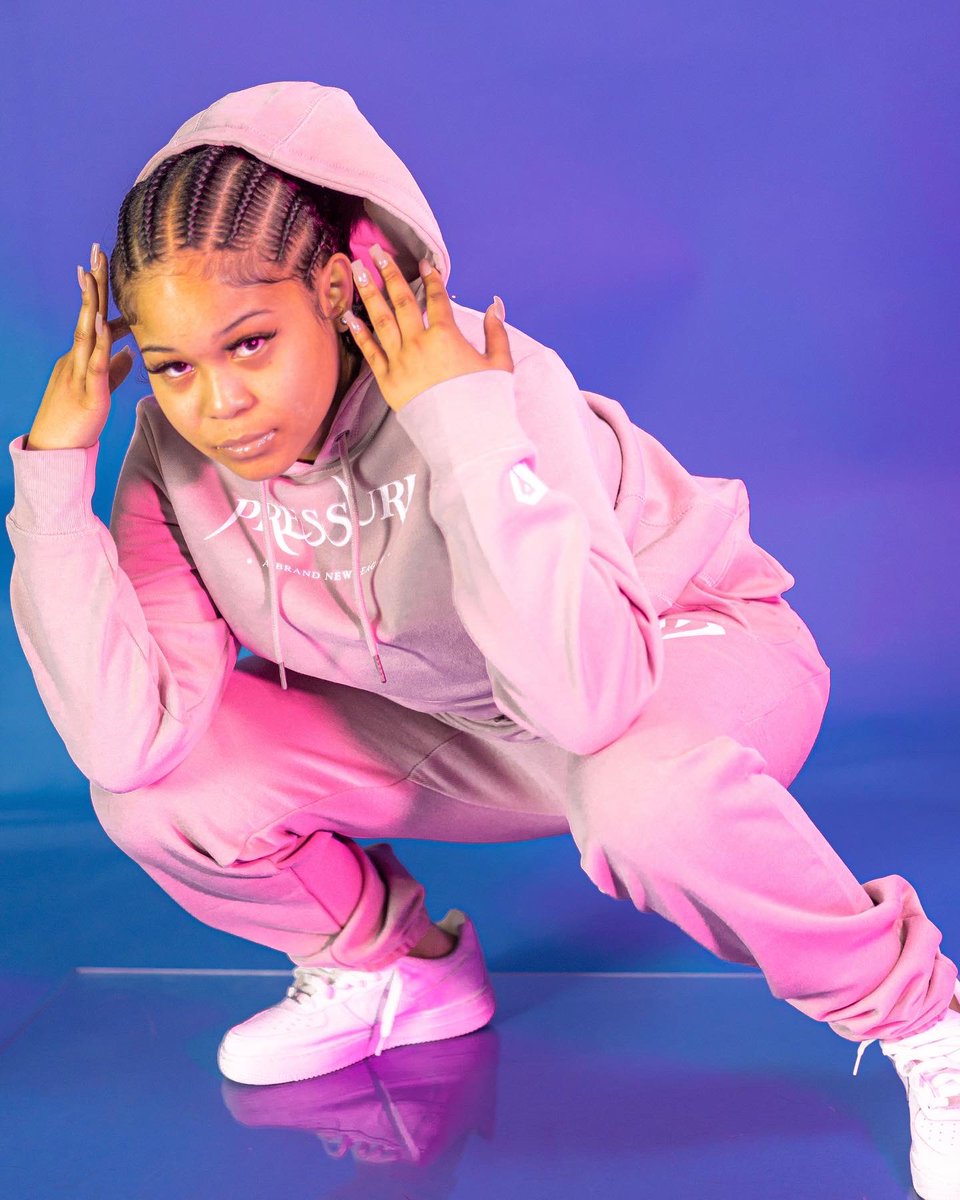 _Bossmantre's tweet photo. NEW Color-way ALERT🚨🔥 Our Brand New League Sweatsuit in “Lavender” is now available on our website! 💎 

Visit https://t.co/1sIUZ0lkXS to catch our 50% OFF Black Friday Deal!💻🔥

 #PressureClothing #ApplySomePressure #SupportSmallBusinesses #BlackOwnedBusiness https://t.co/oF6C5lebBN