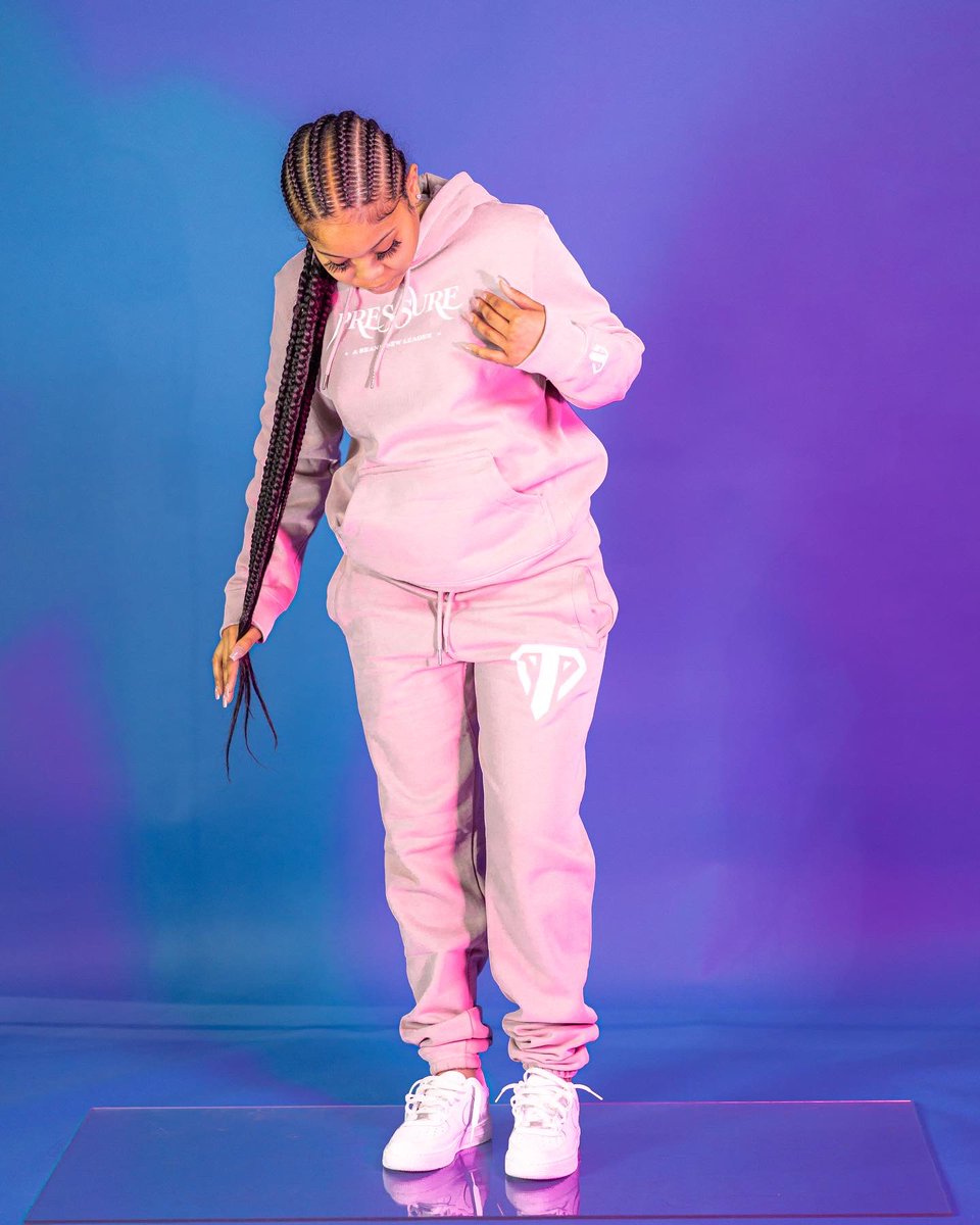 _Bossmantre's tweet photo. NEW Color-way ALERT🚨🔥 Our Brand New League Sweatsuit in “Lavender” is now available on our website! 💎 

Visit https://t.co/1sIUZ0lkXS to catch our 50% OFF Black Friday Deal!💻🔥

 #PressureClothing #ApplySomePressure #SupportSmallBusinesses #BlackOwnedBusiness https://t.co/oF6C5lebBN