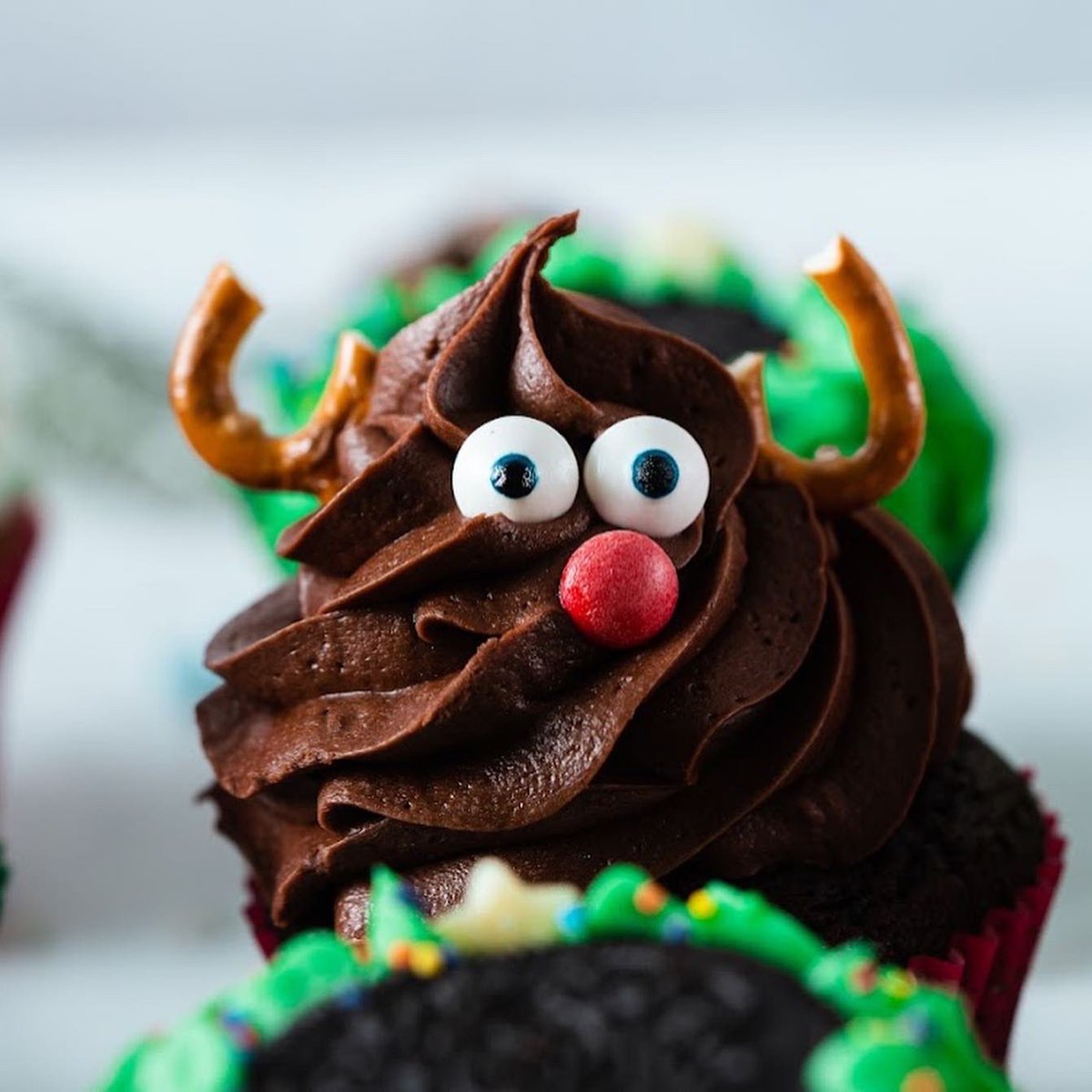 freshdublin's tweet photo. Check out our fun range from ‘Baked’ in store for the all important show later….. kids will love these 😀🎄🧁 #freshthegoodfoodmarket #freshonline #toyshow #dublin #stepaside #northerncross #cupcakes https://t.co/RZloDHPRcU