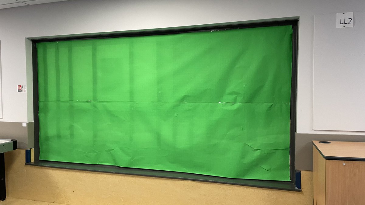 EmmaCackette's tweet photo. When you take down the last display and suddenly the wall screams, โGREEN SCREENโ!!! Lessons cancelled letโs explore @DoInkTweets #GreenScreenApp #DL_for_All https://t.co/IwJh2akS4I