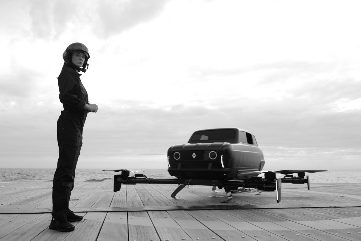 RenaultArg's tweet photo. Como el tiempo solo hace que nuestro #R4 sea más icónico, #Renault y @TheArsenale transportan este coche clásico al futuro. 

Descubrí el #AIR4, nuestro concept-car volador. 

#Happy60thR4 #60añosR4 #TheArsenale #RoadToAir by #mathieucesar https://t.co/q0i9rryQhl
