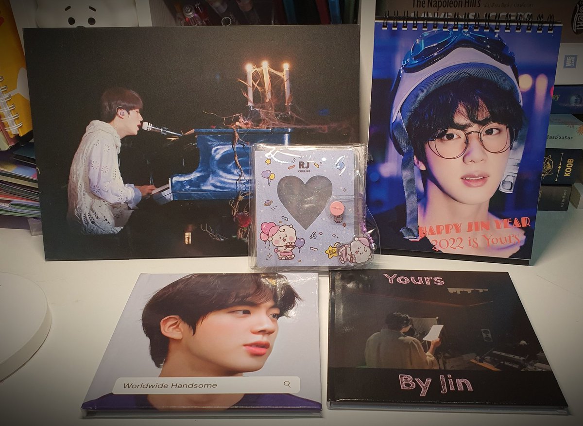 RainyJournal's tweet photo. Give away #HAPPYJINDAY 2021 🎂🐹
🎁1 สมุดใส่การ์ด RJ 
🎁2 ครีมทามือ RJ
🎁3 สายคล้องแมส RJ
🎁4-5 ภาพแคนวาส 12"×8"
🎁6-7 ภาพแคนวาส 8"×8"
🎁8-9 ปฏิทิน 6"×8" ปี 2022 
🎁10-14 โฟโต้บุ๊ครวมโควทพี่จิน 6"×6"
🎁15 เงิน100฿
ลงฟอร์ม 4 ธ.ค. 21.00น. 

#TheMoonIsYours 🌕🎁 https://t.co/FcVyJjhyhK