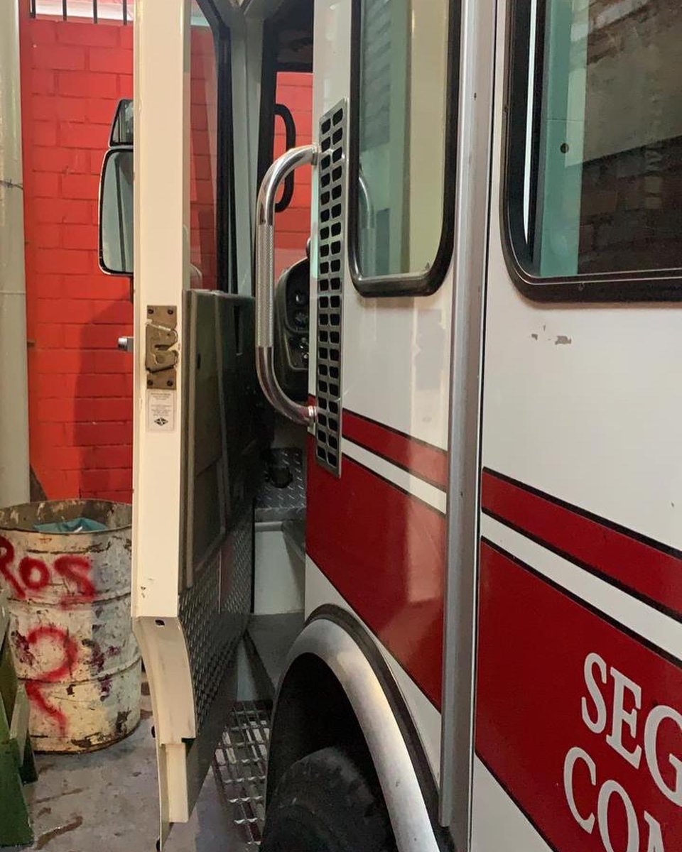 SegundaCoquimbo's tweet photo. Condenamos enfáticamente el robo sufrido a nuestras dependencias del cuartel, donde sustrajeron artículos personales de nuestros bomberos y equipamiento de las unidades. #Coquimbo @BomberosdeChile https://t.co/tcT1T50DUR