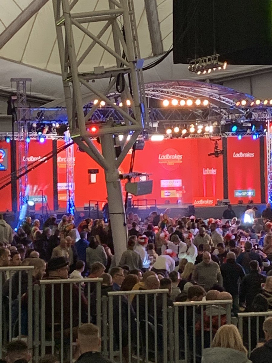caravanbutlins's tweet photo. Gutted, came to watch @JamesWade180 but can’t even see the stage from my crap seat. @OfficialPDC 
Hard to believe they’ve got the cheek to use this sh** seat. https://t.co/NSyVB2olBE