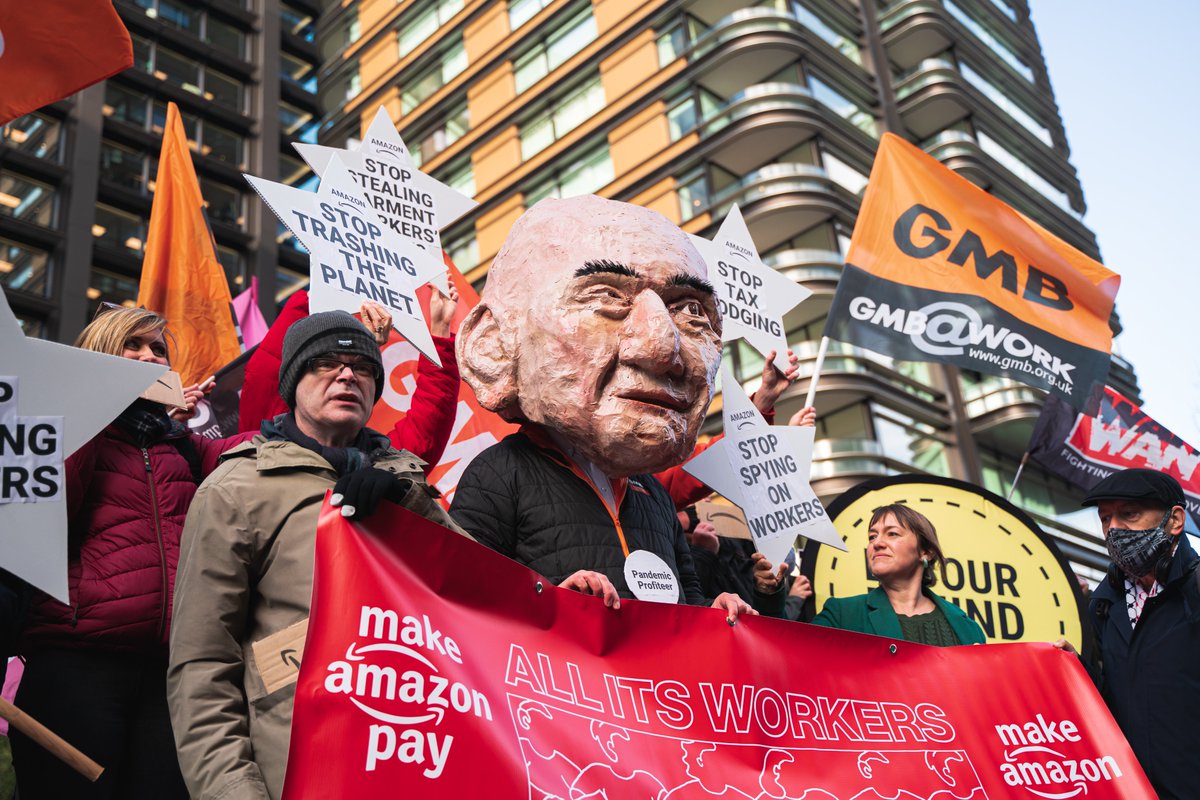 ProgIntl's tweet photo. Live from London 🇬🇧: #MakeAmazonPay all its workers. https://t.co/Nf98WT4TXO