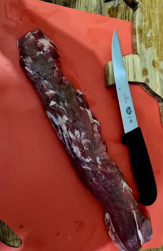 OxfordPig's tweet photo. Its only #OSBPork its a tenderloin look at the richness of that colour. full of nutrients with an invitation of ideas to satisfy the tastebuds. #Biteintobritish #putosbporkonyourfork #exploreOSBPork #OSBPGCharity #OsbRareBreedPork @LoveBritishFood @GBpork @TheGrocer https://t.co/XUCDyn6wUx