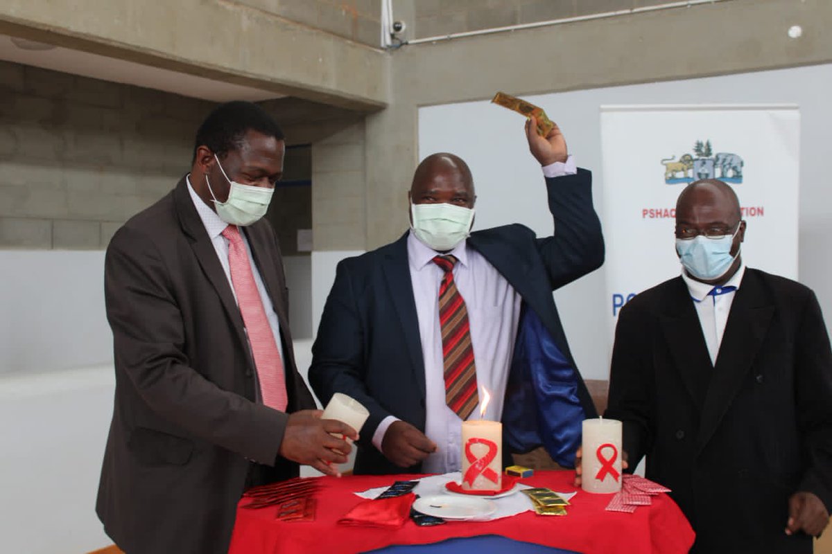 EswatiniGovern1's tweet photo. [PHOTOS]: Minister of Public Service Mabulala Maseko leads a candlelight  ceremony as a build up to World AIDS Day to be observed globally on 1 December 2021. The event was held at the Eswatini Institute of Management &amp; Public Administration (SIMPA) today.
#EndAIDSTogether https://t.co/B6WXT0A72m